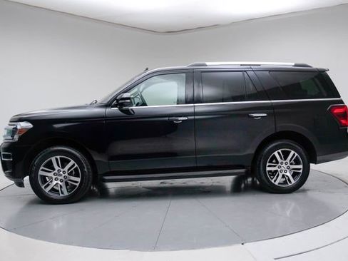 Used 2024 Ford Expedition Limited AWD/4WD image 2