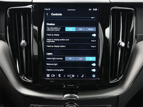 Used 2022 Volvo XC60 B6 R-Design w/ Advanced Package image 18