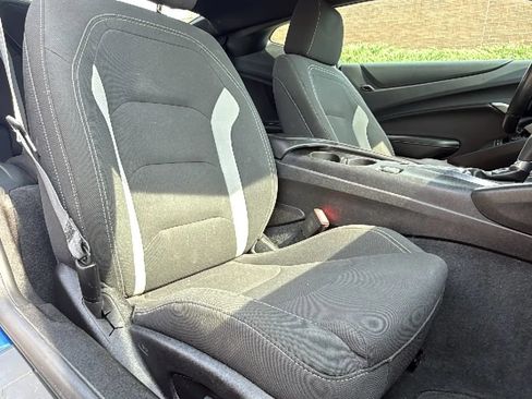Used 2018 Chevrolet Camaro LT RWD image 22