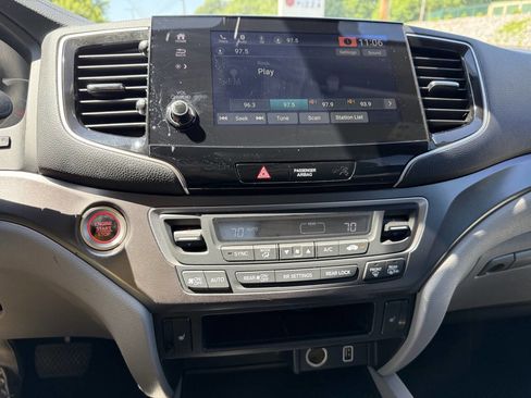 Used 2020 Honda Pilot EX image 10