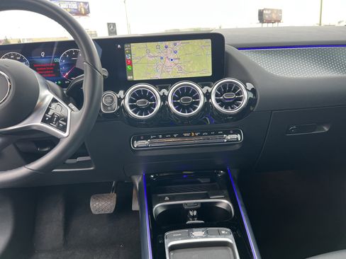 Certified 2025 Mercedes-Benz GLA 250 image 32