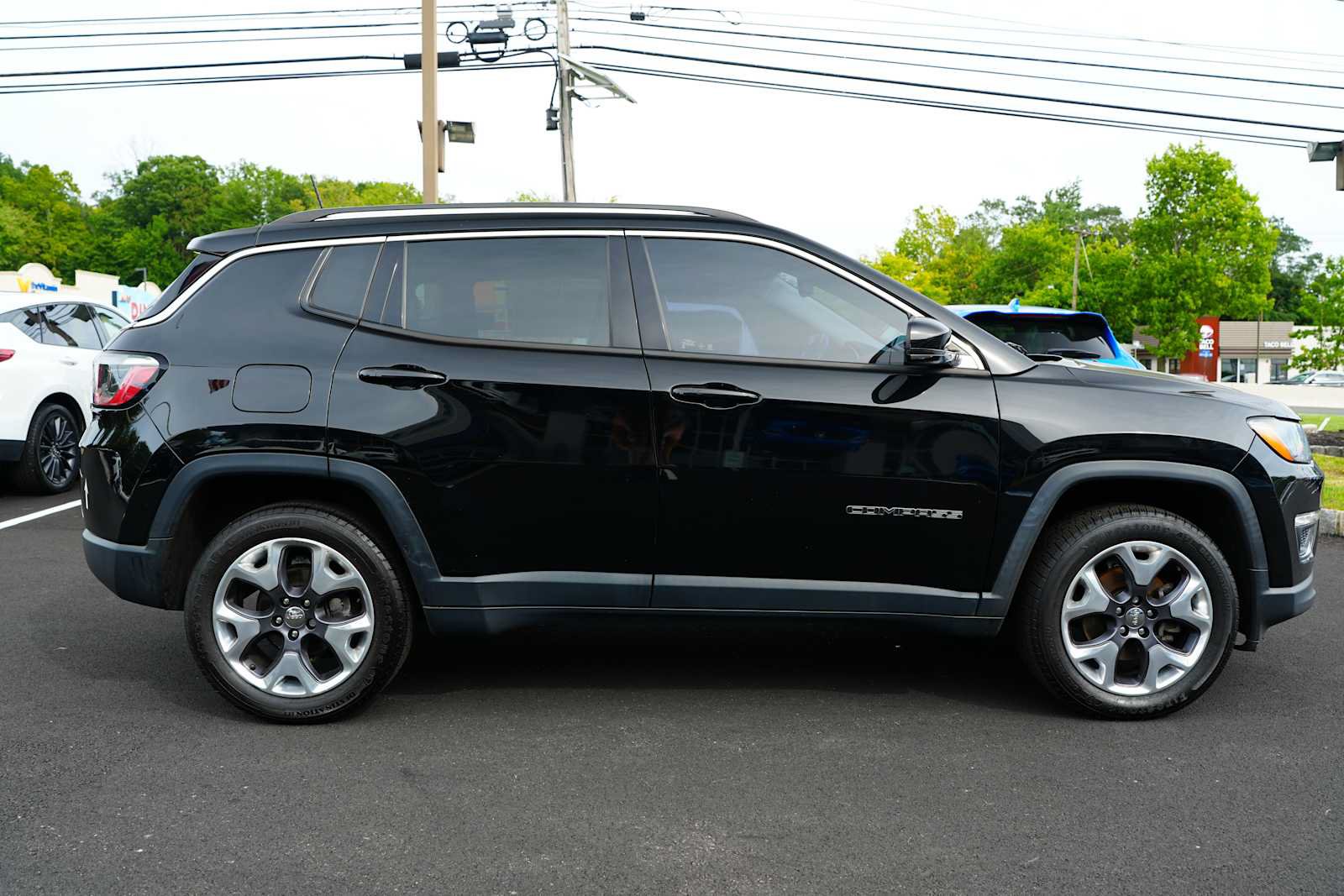 Used 2021 Jeep Compass Limited AWD/4WD image 2