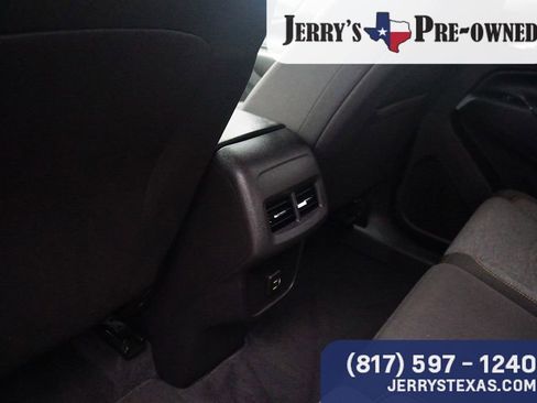 Used 2024 Chevrolet Equinox LT FWD image 20