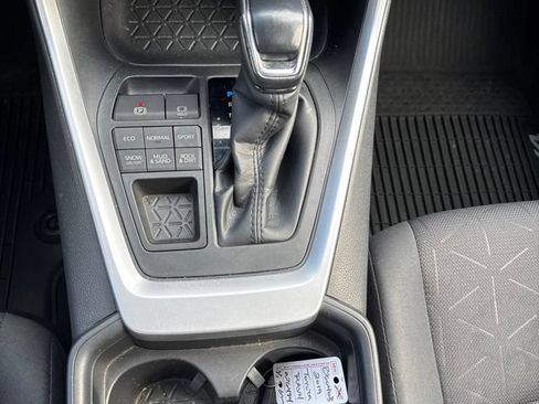 Used 2019 Toyota RAV4 XLE w/ Convenience Package AWD/4WD image 11
