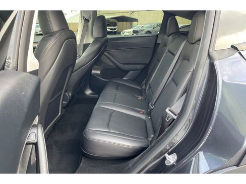 Used 2024 Tesla Model Y Standard Range image 14