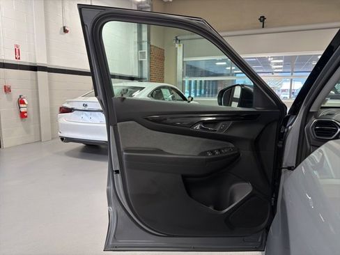 Used 2024 Chevrolet TrailBlazer LS image 9