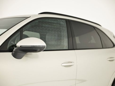 Used 2023 Porsche Cayenne image 13