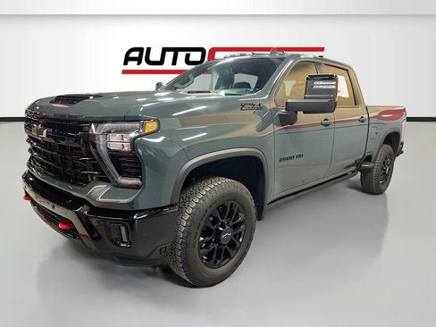 Used 2025 Chevrolet Silverado 2500 LTZ w/ Trail Boss Package AWD/4WD image 3