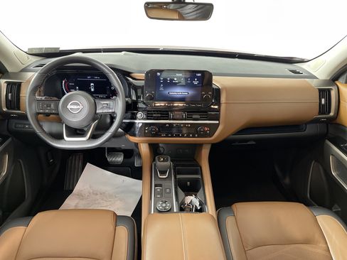 Used 2023 Nissan Pathfinder Platinum w/ Cargo Package image 17