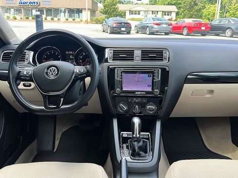 Used 2016 Volkswagen Jetta SEL FWD image 11