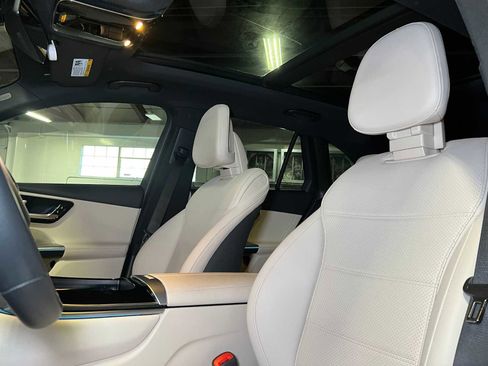 Certified 2025 Mercedes-Benz GLC 300 4MATIC image 24