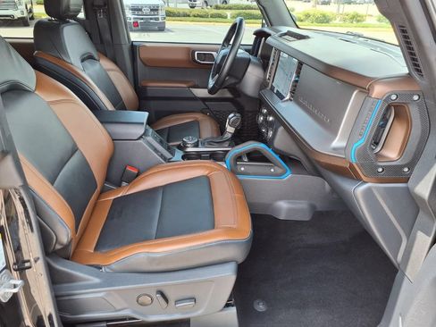 Used 2022 Ford Bronco Outer Banks AWD/4WD image 12