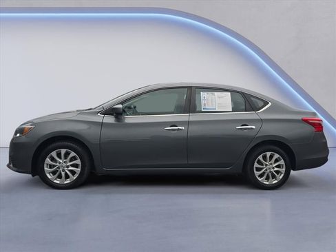 Used 2019 Nissan Sentra SV image 2