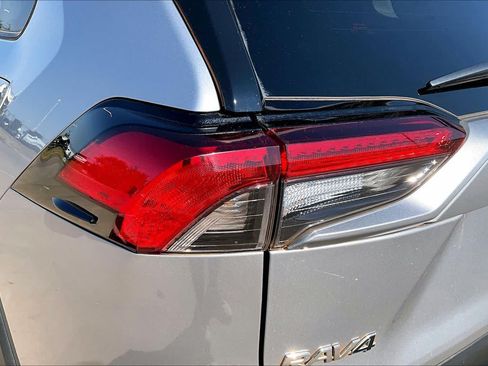 Used 2025 Toyota RAV4 LE AWD/4WD image 27