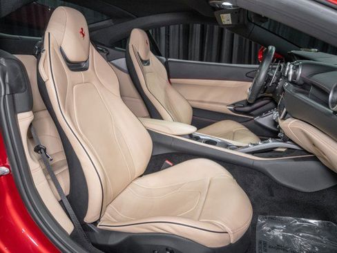 Used 2020 Ferrari Portofino image 13