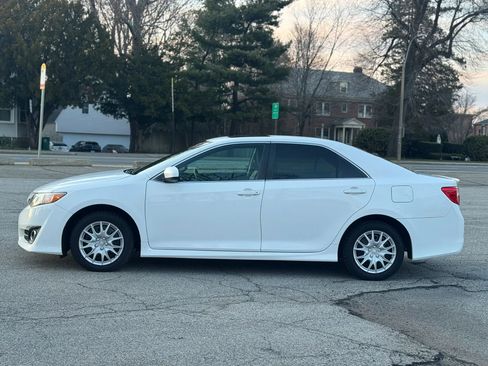 Used 2013 Toyota Camry SE image 5