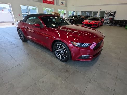 Used 2017 Ford Mustang GT Premium w/ Equipment Group 401A RWD image 5