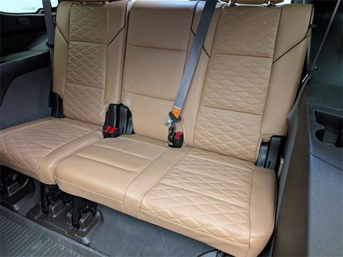 Certified 2022 Cadillac Escalade Premium Luxury w/ Performance Package image 25