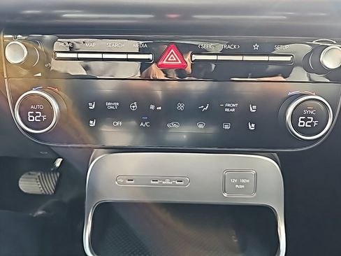 New 2026 Hyundai Ioniq 9 Limited image 18