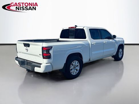 Used 2024 Nissan Frontier SV w/ Technology Package image 9