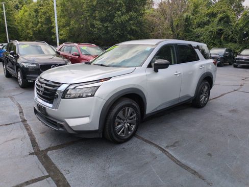 Used 2023 Nissan Pathfinder S AWD/4WD image 3