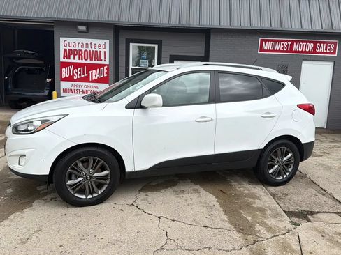 Used 2014 Hyundai Tucson SE AWD/4WD image 2