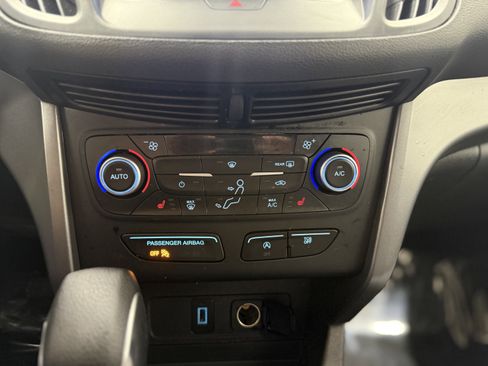 Used 2018 Ford Escape SE w/ SE Sync 3 Package image 18