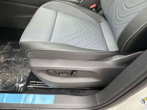 New 2026 Volkswagen Tiguan SE R-Line AWD/4WD image 14
