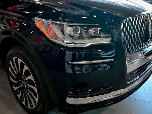 Used 2022 Lincoln Navigator L Black Label image 11
