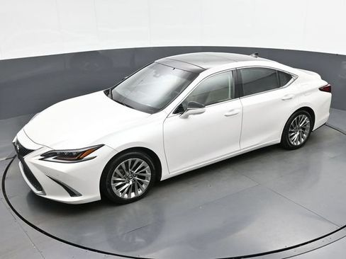 Used 2019 Lexus ES 350 Ultra Luxury w/ Accessory Package 2 FWD image 44