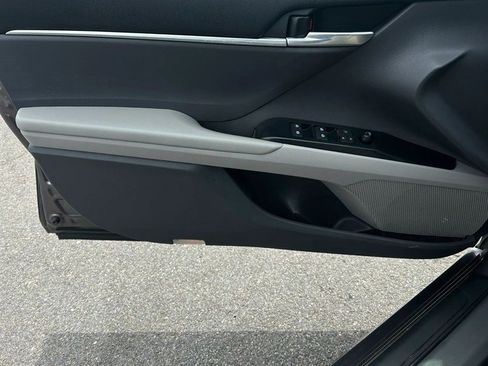 Used 2019 Toyota Camry LE w/ Convenience Package FWD image 17
