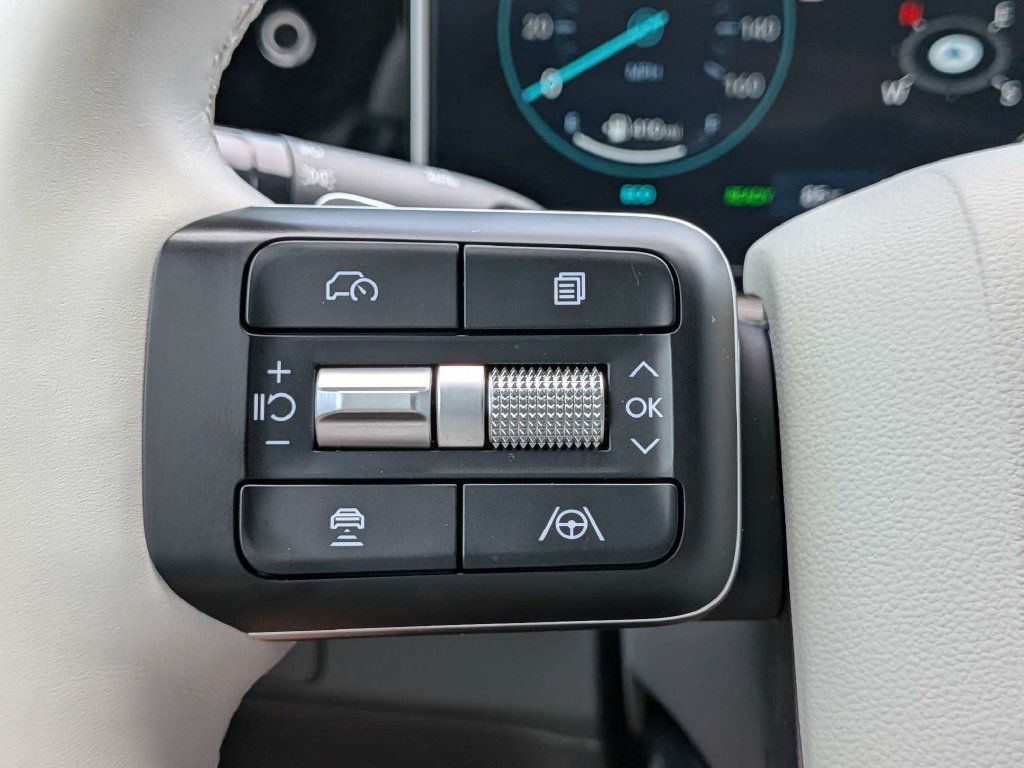 Used 2024 Hyundai Santa Fe Limited FWD image 38