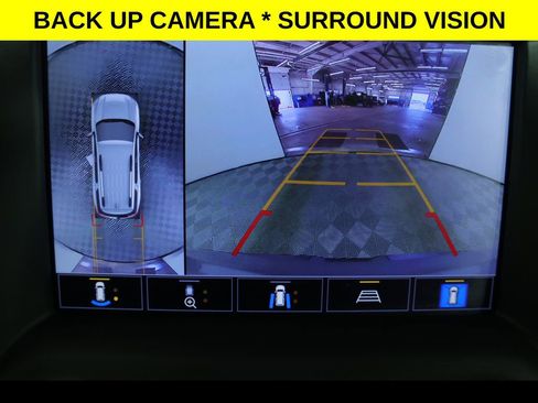 Used 2023 GMC Acadia SLT w/ Elevation Edition image 11