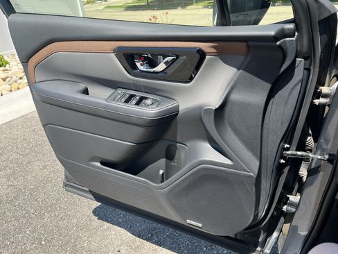 Certified 2025 Subaru Forester Sport AWD/4WD image 17
