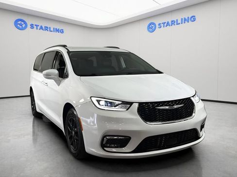 Used 2022 Chrysler Pacifica Touring-L FWD image 15