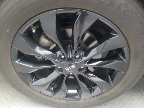 Used 2020 Kia Sorento S FWD image 31