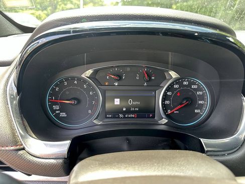 Used 2023 Chevrolet Traverse RS AWD/4WD image 18