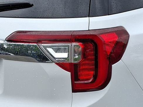 Used 2023 GMC Acadia SLT image 12