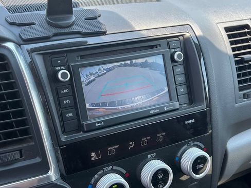 Used 2019 Toyota Sequoia SR5 AWD/4WD image 34