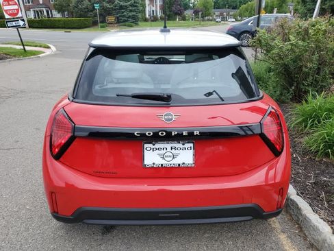 New 2026 MINI Cooper 2-Door Hardtop FWD image 4