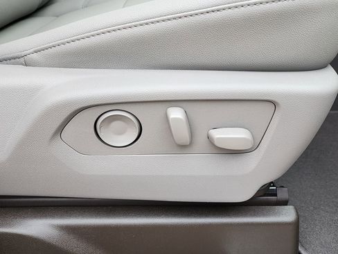 New 2026 GMC Sierra 1500 SLT w/ SLT Premium Plus Package image 40