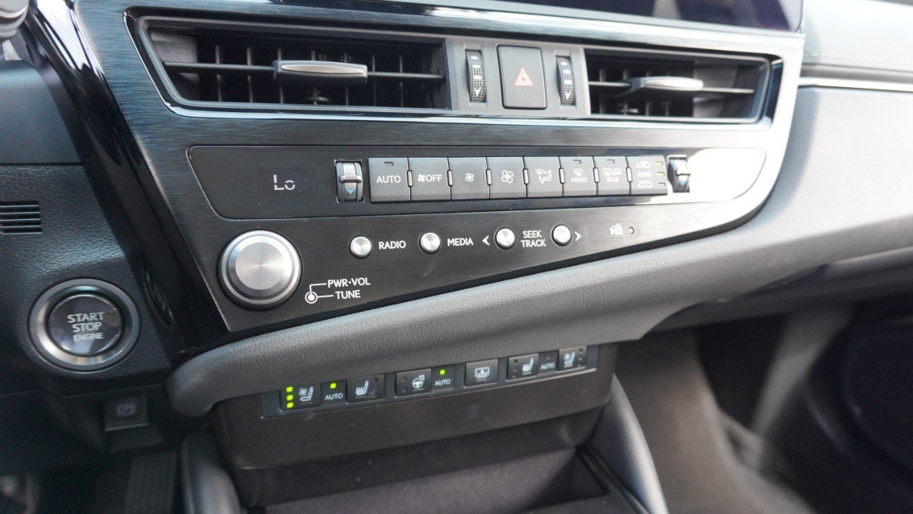 Certified 2024 Lexus ES 350 Ultra Luxury w/ Accessory Package (Z2) FWD image 18