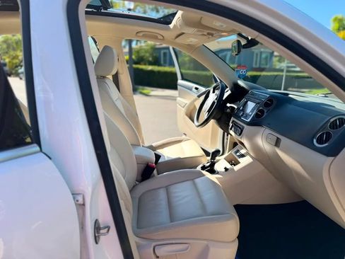 Used 2012 Volkswagen Tiguan S FWD image 9