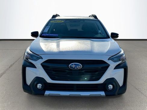 Used 2023 Subaru Outback Limited image 2