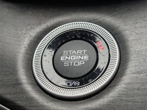 Used 2023 Jeep Grand Cherokee Limited w/ Black Appearance Package image 26