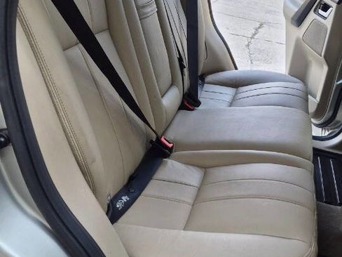 Used 2012 Land Rover LR2 HSE image 54