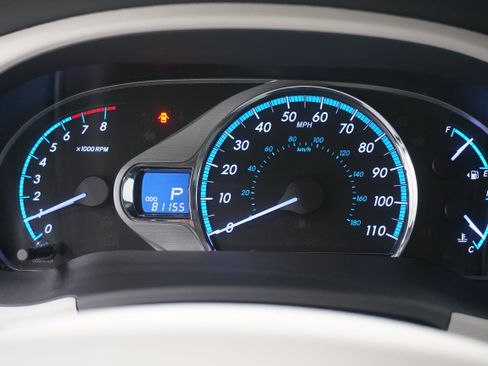 Used 2012 Toyota Sienna XLE w/ Entertainment Pkg FWD image 19