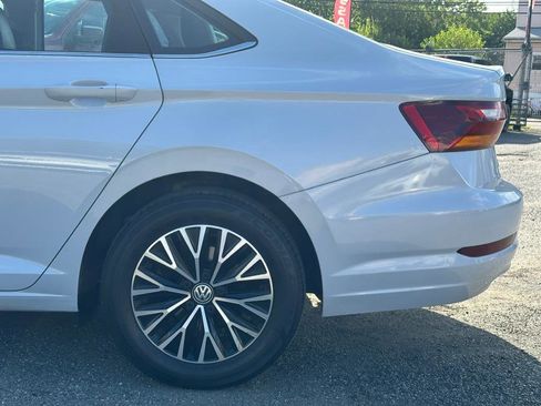 Used 2019 Volkswagen Jetta SE w/ Cold Weather Package FWD image 37