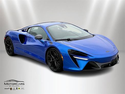 New 2025 McLaren Artura image 2