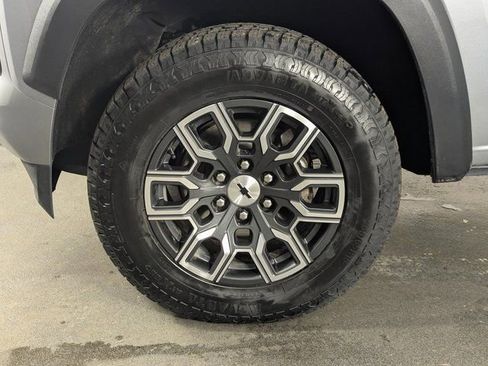 Used 2023 Chevrolet Colorado Z71 w/ Z71 Convenience Package 2 image 11